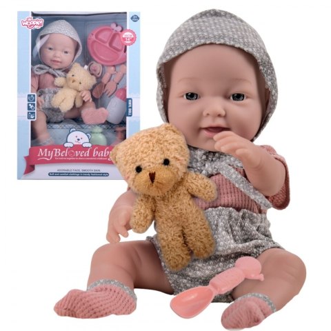 WOOPIE ROYAL Lalka Bobas 36 cm w Ubranku z Misiem Akcesoria do Karmienia Woopie Royal WOOPIE ROYAL Lalka Bobas 36 cm w Ubranku z Misiem Akcesoria do Karmienia Woopie Royal