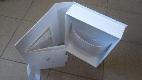 Pudełko na wszystkie pamiątki komunijne NR001 TANGRAM-PLUS Pudełko na wszystkie pamiątki komunijne NR001 TANGRAM-PLUS