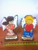 Anioł stojący z sercem babcia / dziadek 10 x 6 cm NAMI-wyroby z drewna Anioł stojący z sercem babcia / dziadek 10 x 6 cm NAMI-wyroby z drewna