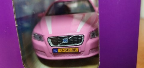 Volvo V70 z przyczepą camping 520194 HIPO - zabawki Volvo V70 z przyczepą camping 520194 HIPO - zabawki